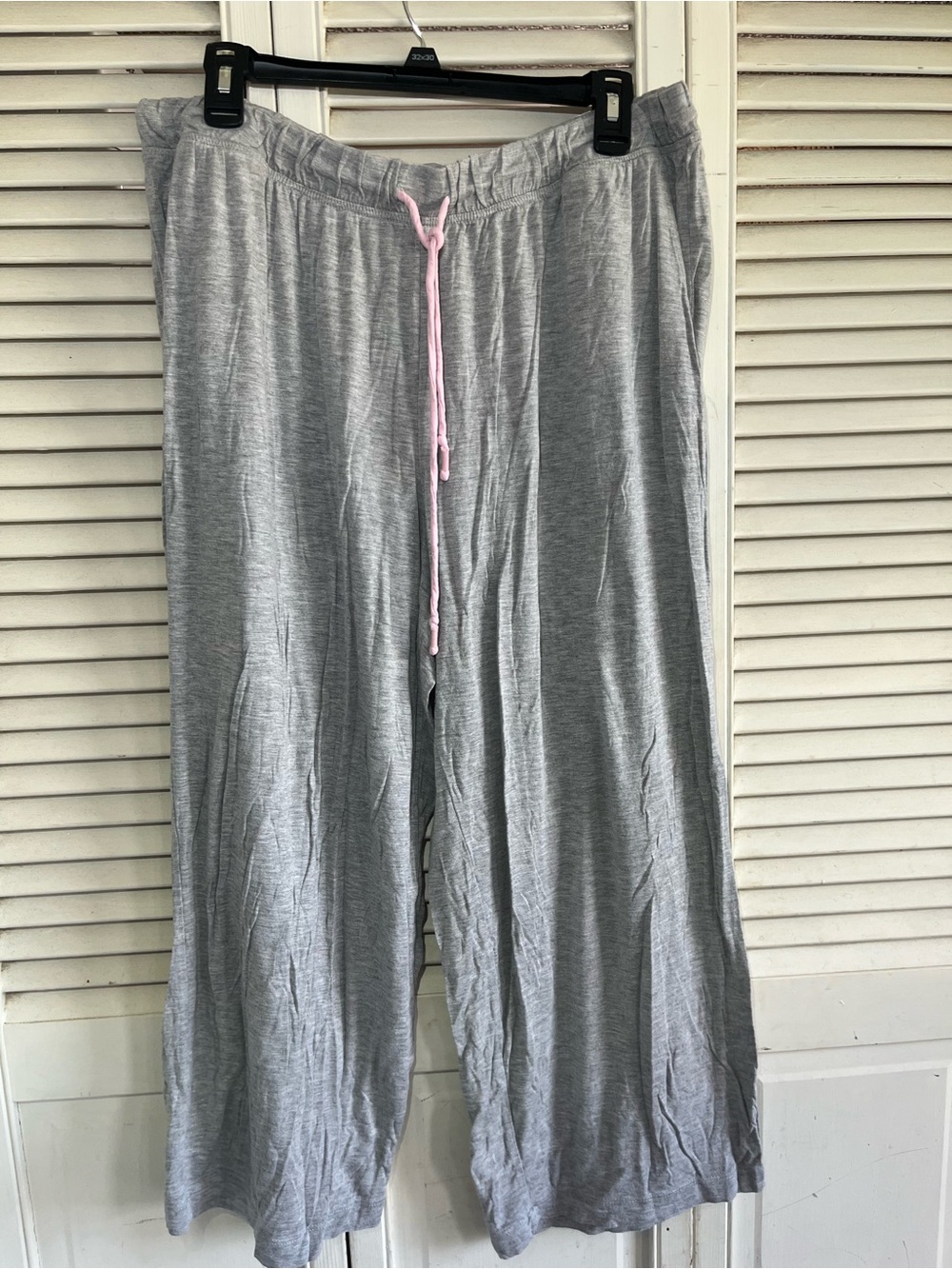 Women's Gray Wide-Leg Lounge Pants with Pink Drawstring Capri Length